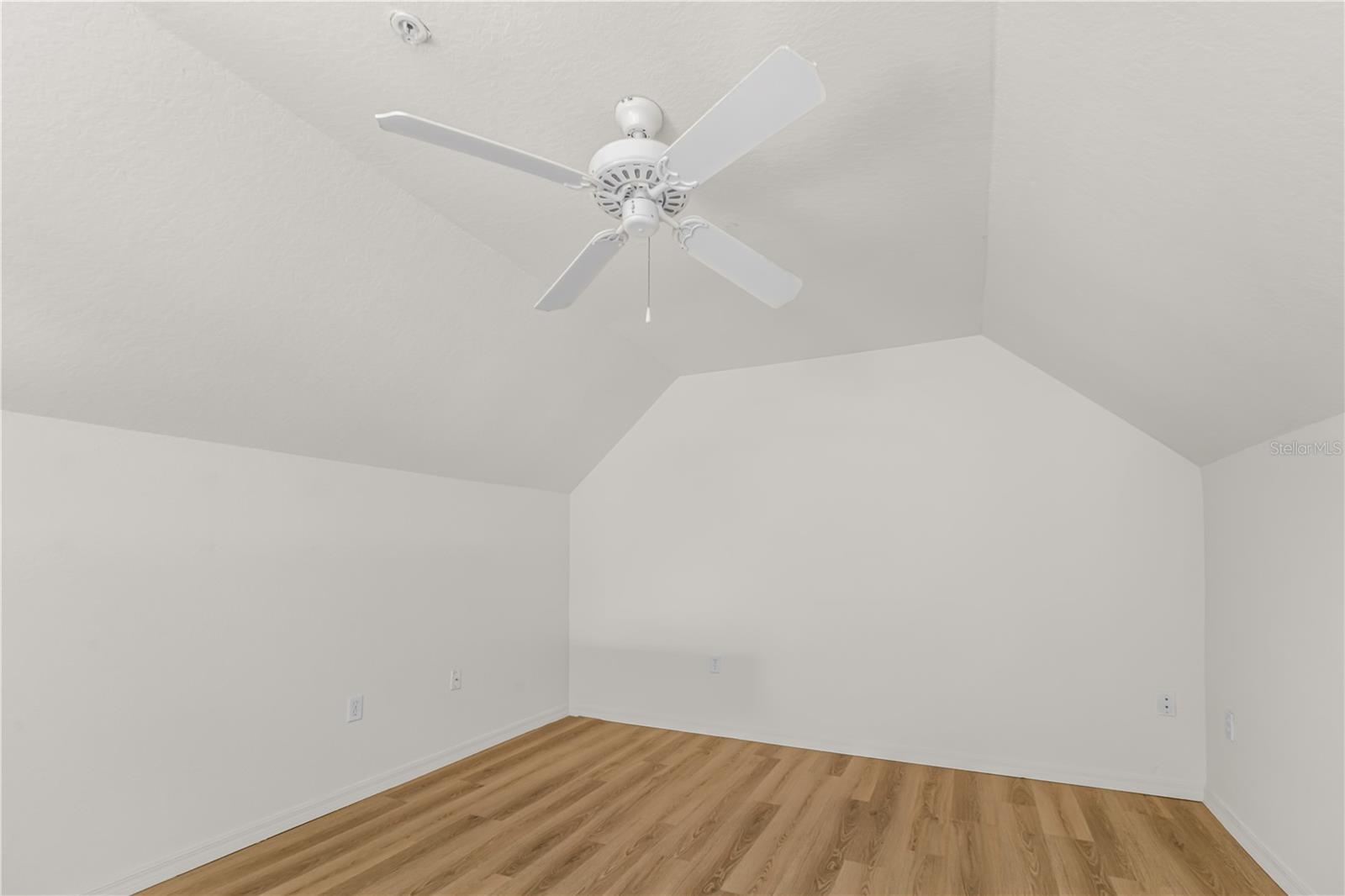 Image 13 of 15 For 6025 Westgate Drive 2527