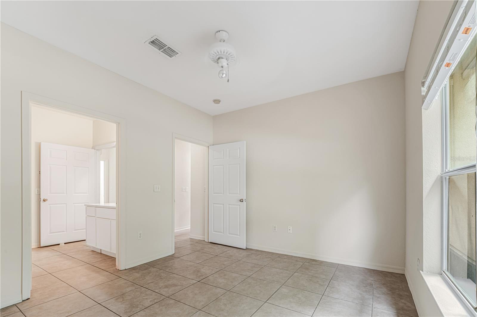 Image 9 of 15 For 6025 Westgate Drive 2527