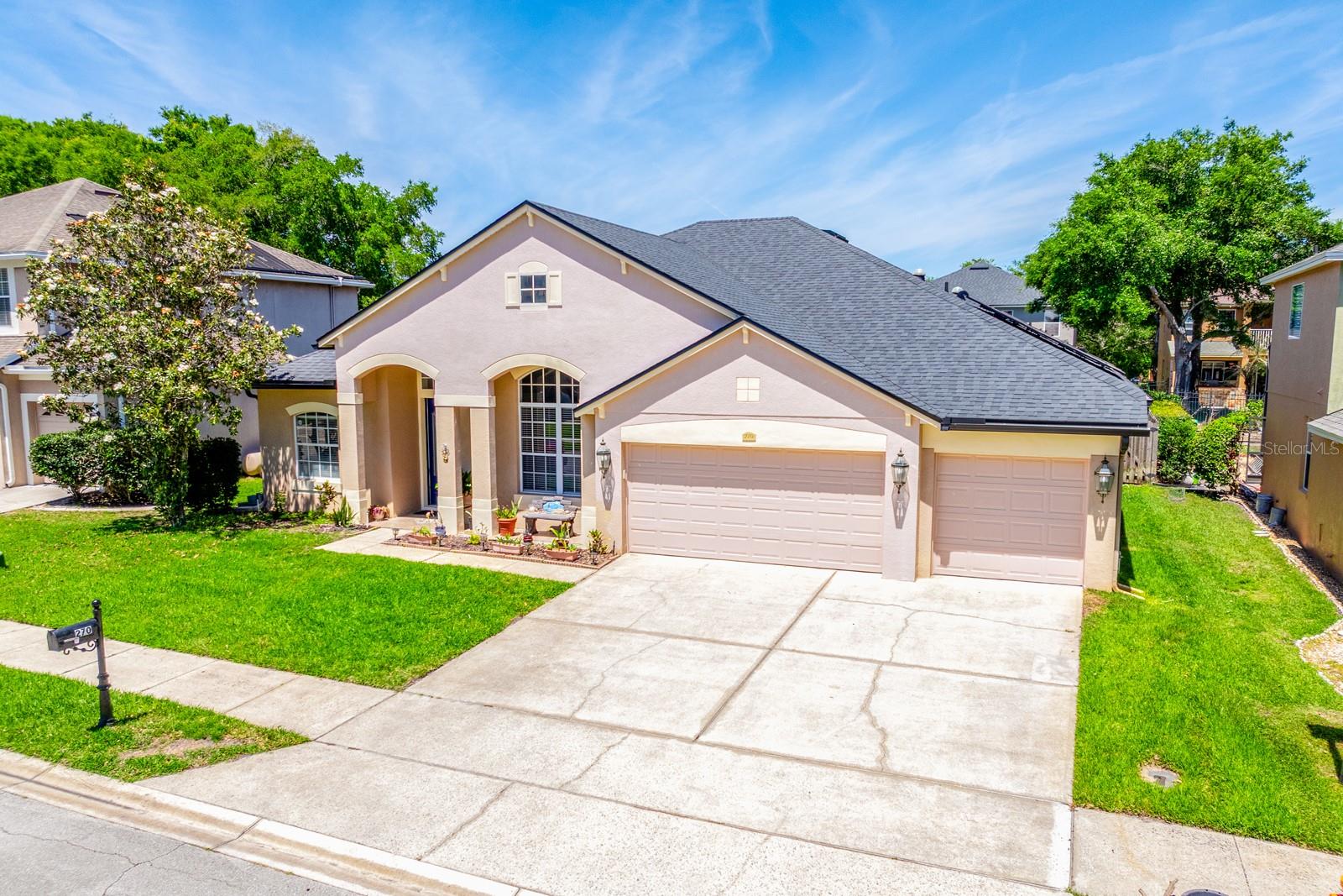 Image 28 of 42 For 270 Via Russo Lane