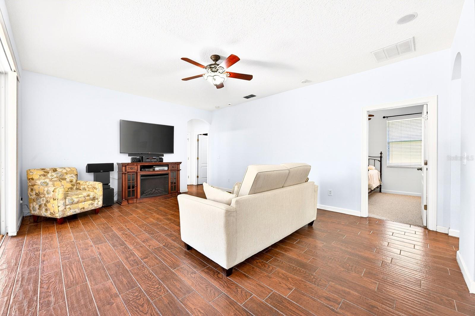 Image 5 of 42 For 270 Via Russo Lane