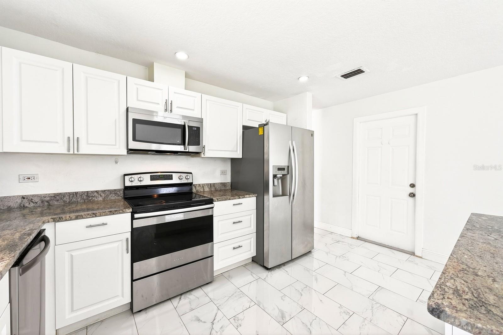 Image 11 of 46 For 6103 Crystal View Drive