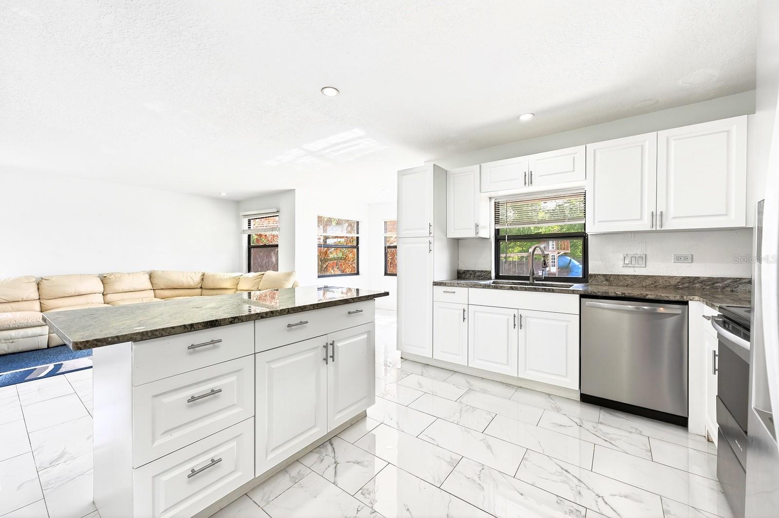 Image 12 of 46 For 6103 Crystal View Drive