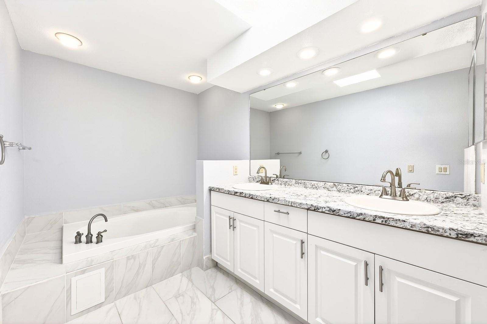 Image 18 of 46 For 6103 Crystal View Drive