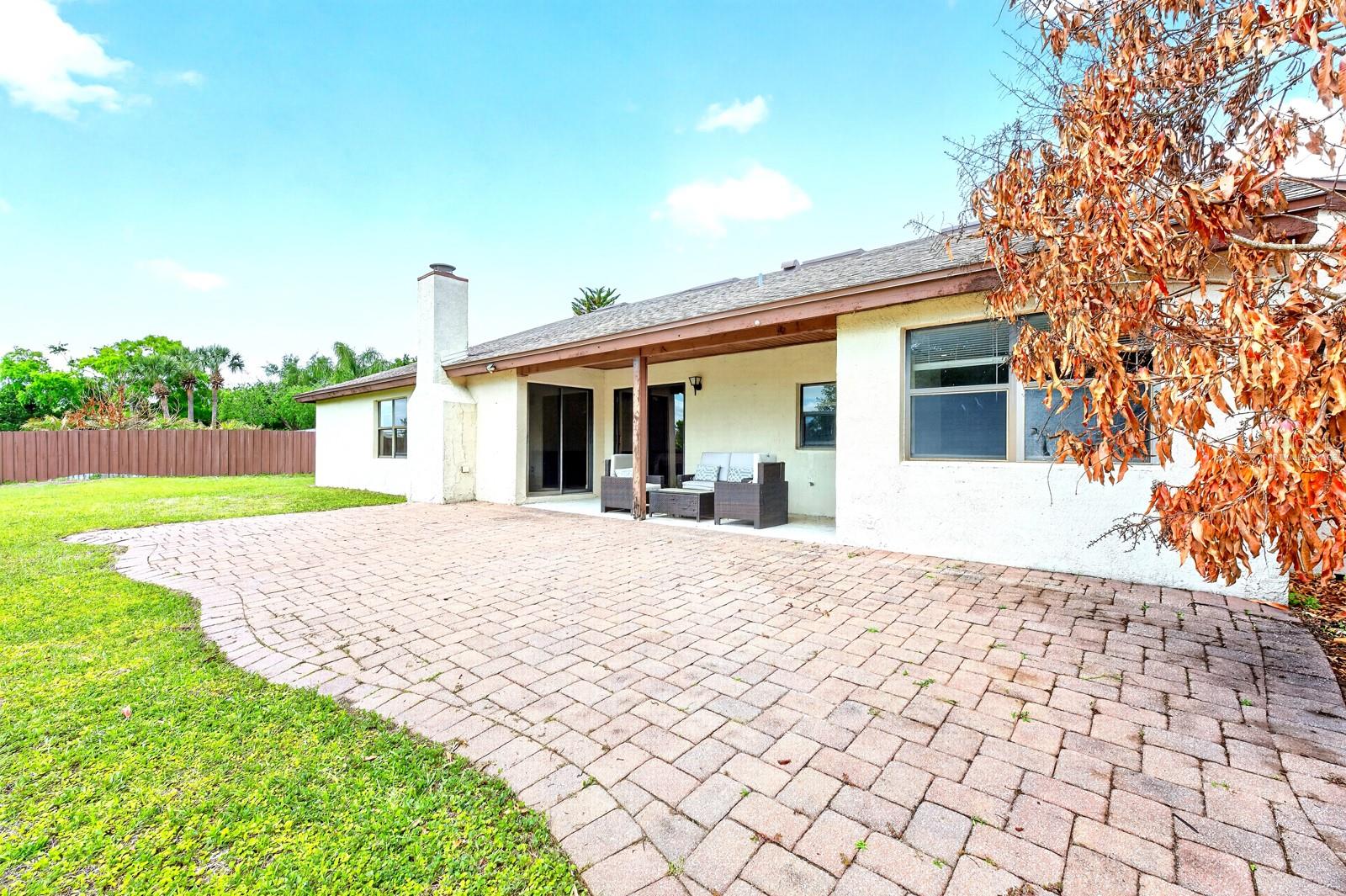 Image 25 of 46 For 6103 Crystal View Drive