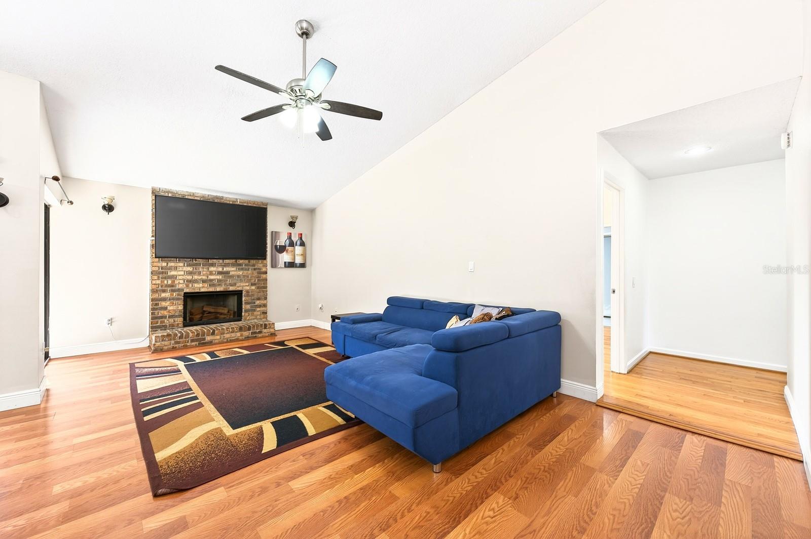 Image 5 of 46 For 6103 Crystal View Drive