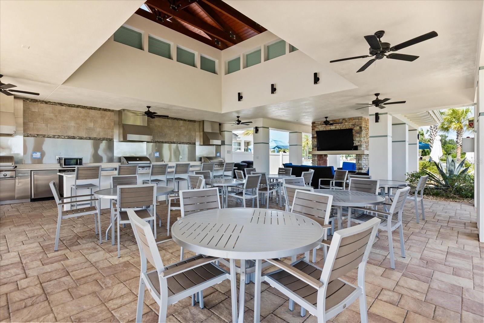 Image 39 of 43 For 2449 Yellow Brick Road