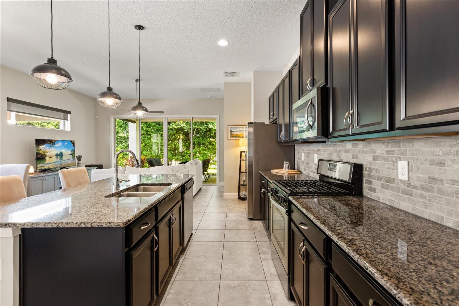 Image 7 of 43 For 2449 Yellow Brick Road