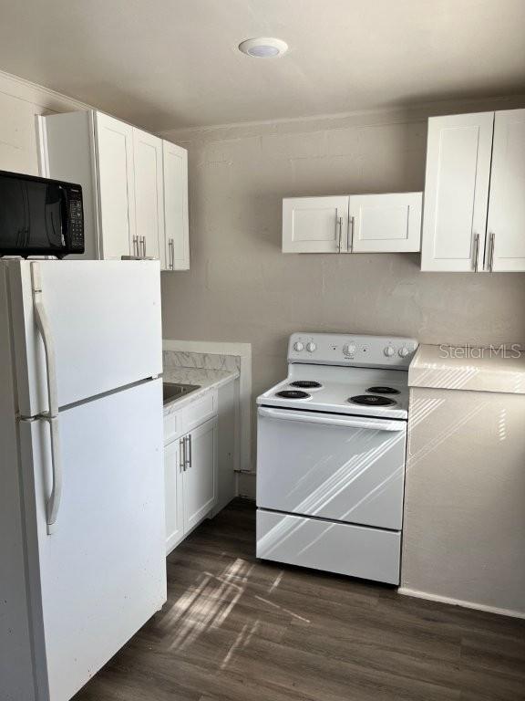 Image 4 of 10 For 1339 Winnifred Street