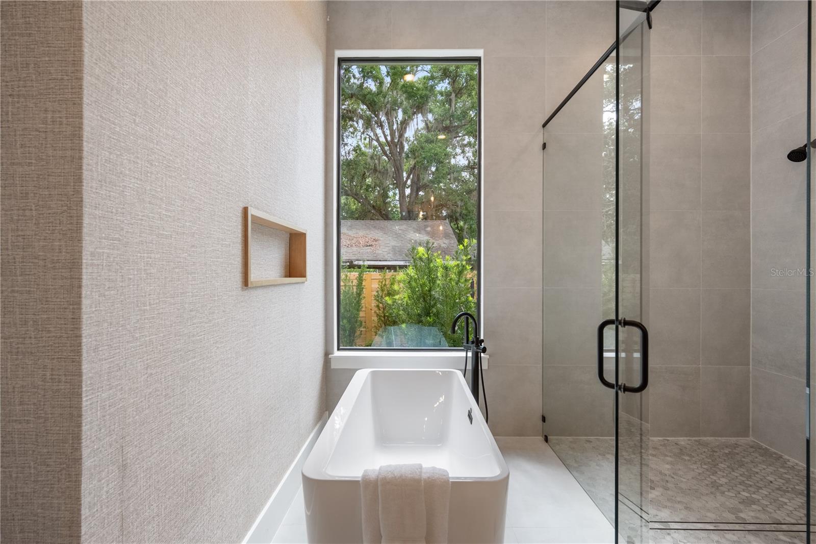 Image 18 of 45 For 11303 Windermere Road