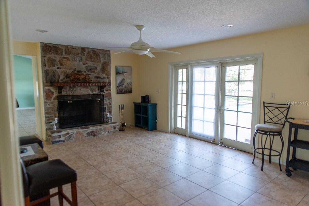 Image 9 of 38 For 315 Lazy Acres Lane