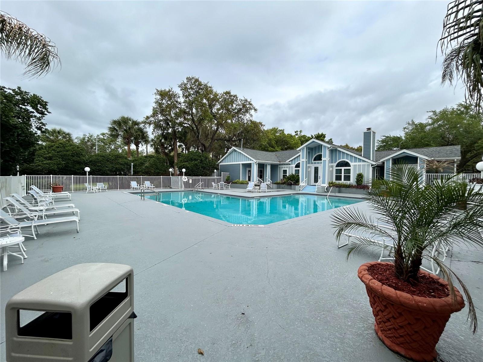 Image 13 of 15 For 2605 Grassy Point Drive 205