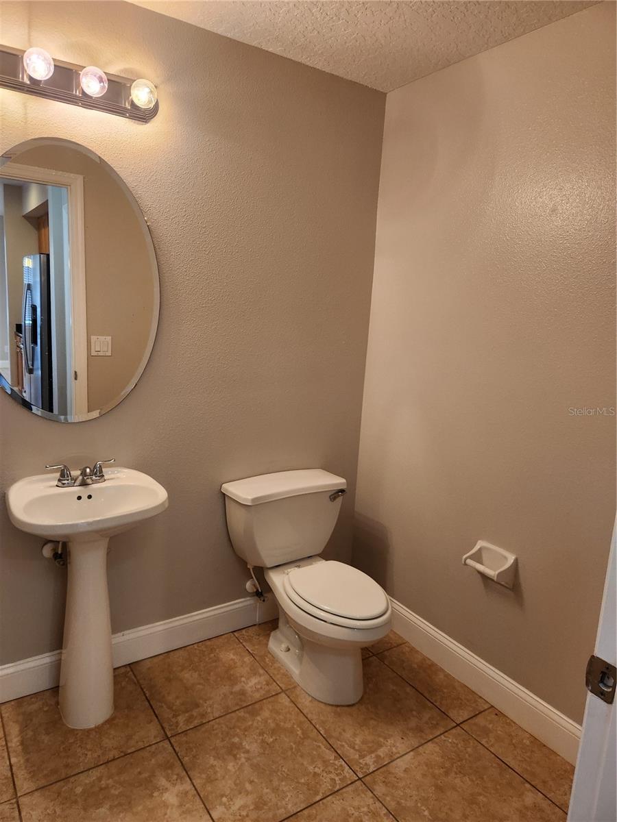 Listing photo id 8 for 1940 Durrand Avenue N-a