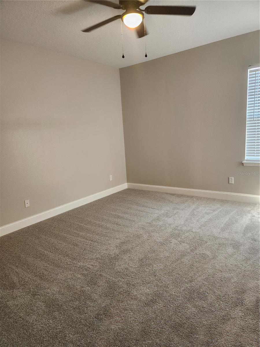 Listing photo id 12 for 1940 Durrand Avenue N-a