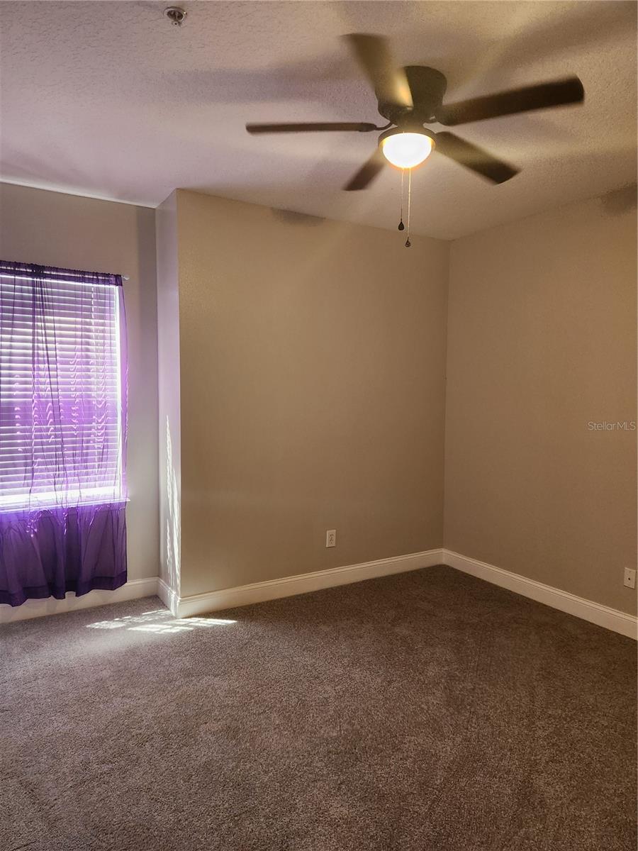 Listing photo id 16 for 1940 Durrand Avenue N-a