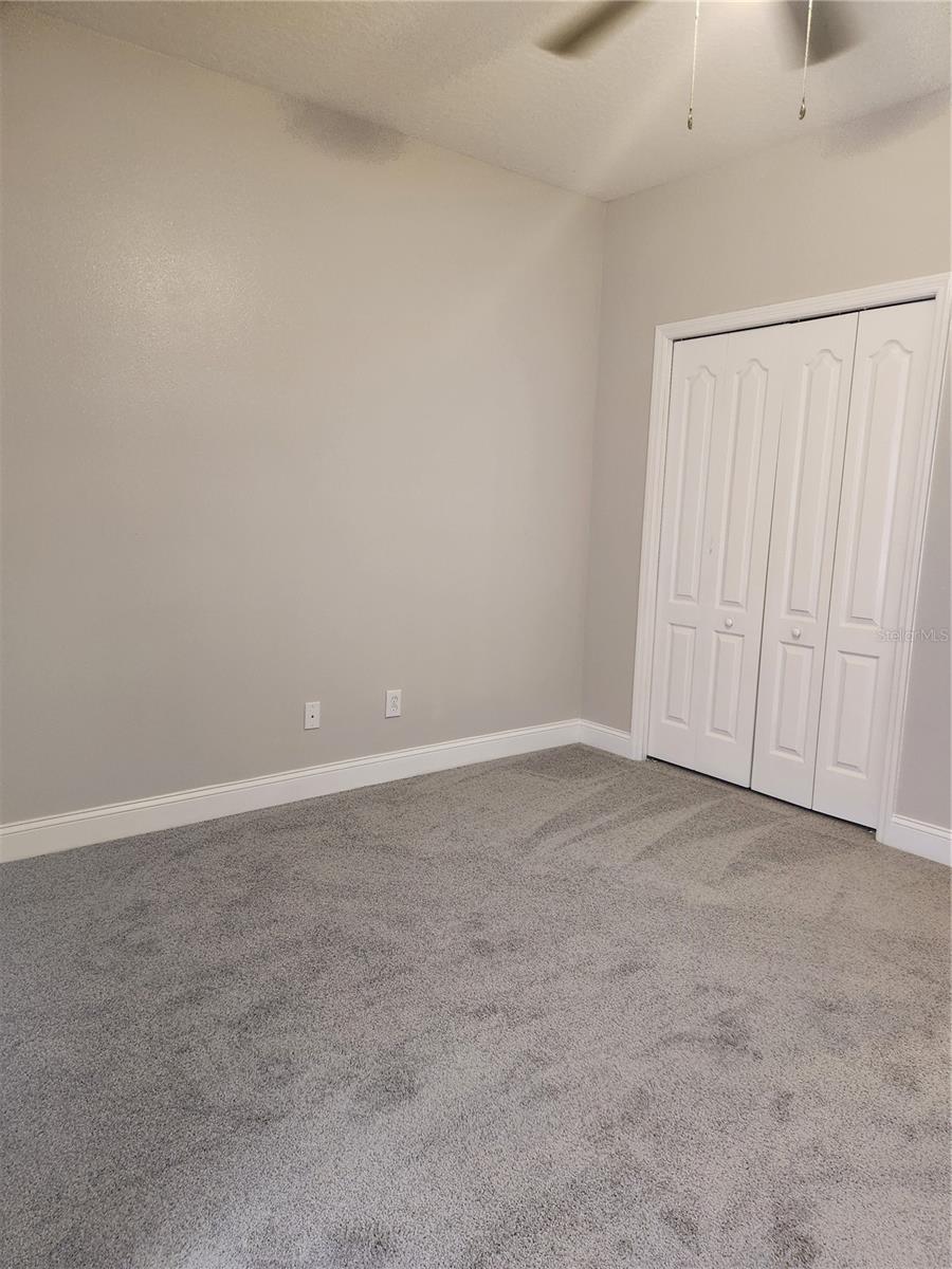 Listing photo id 17 for 1940 Durrand Avenue N-a