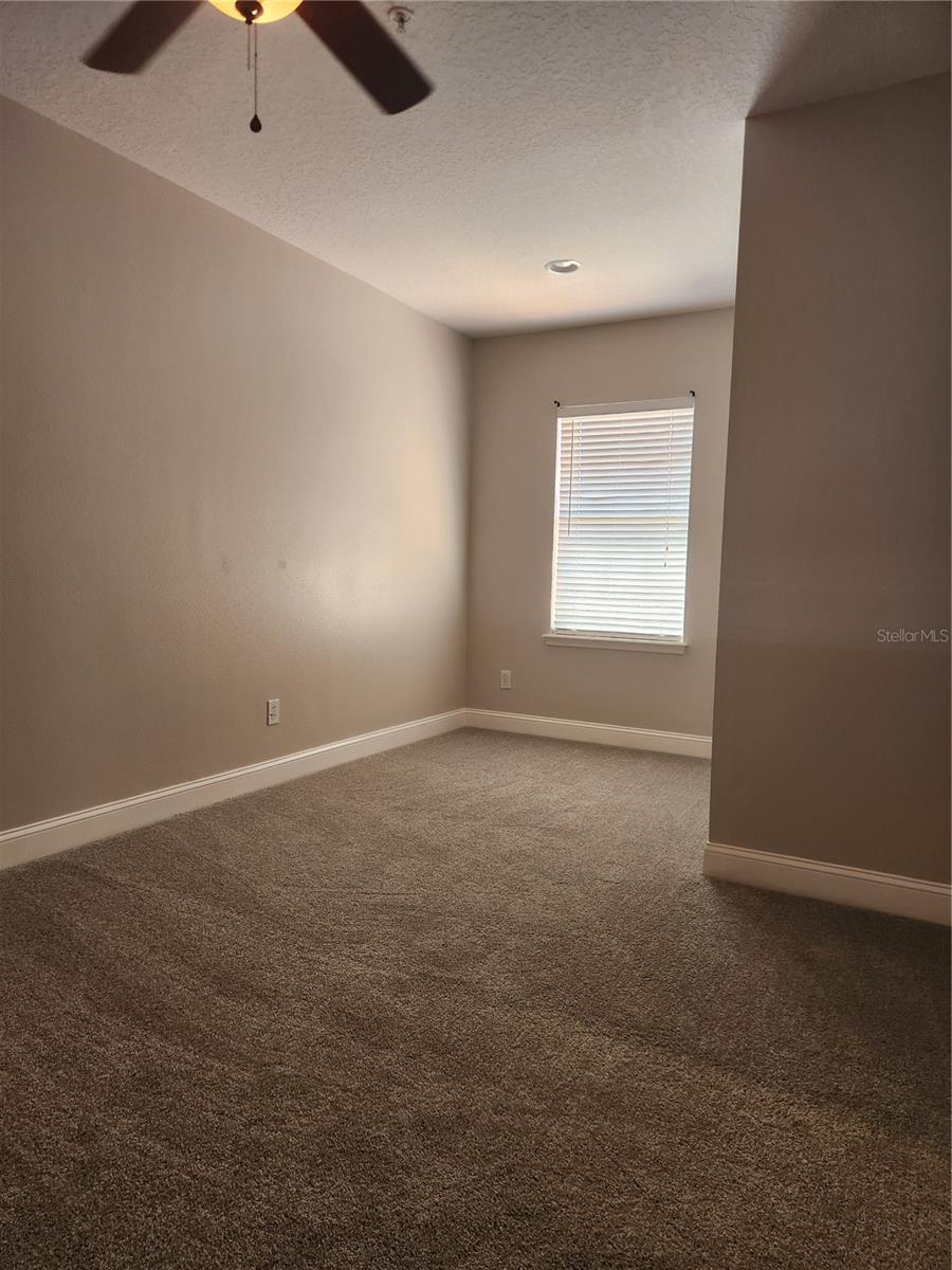 Listing photo id 18 for 1940 Durrand Avenue N-a