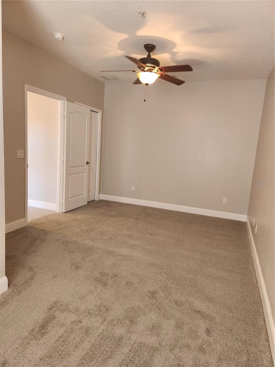 Listing photo id 19 for 1940 Durrand Avenue N-a