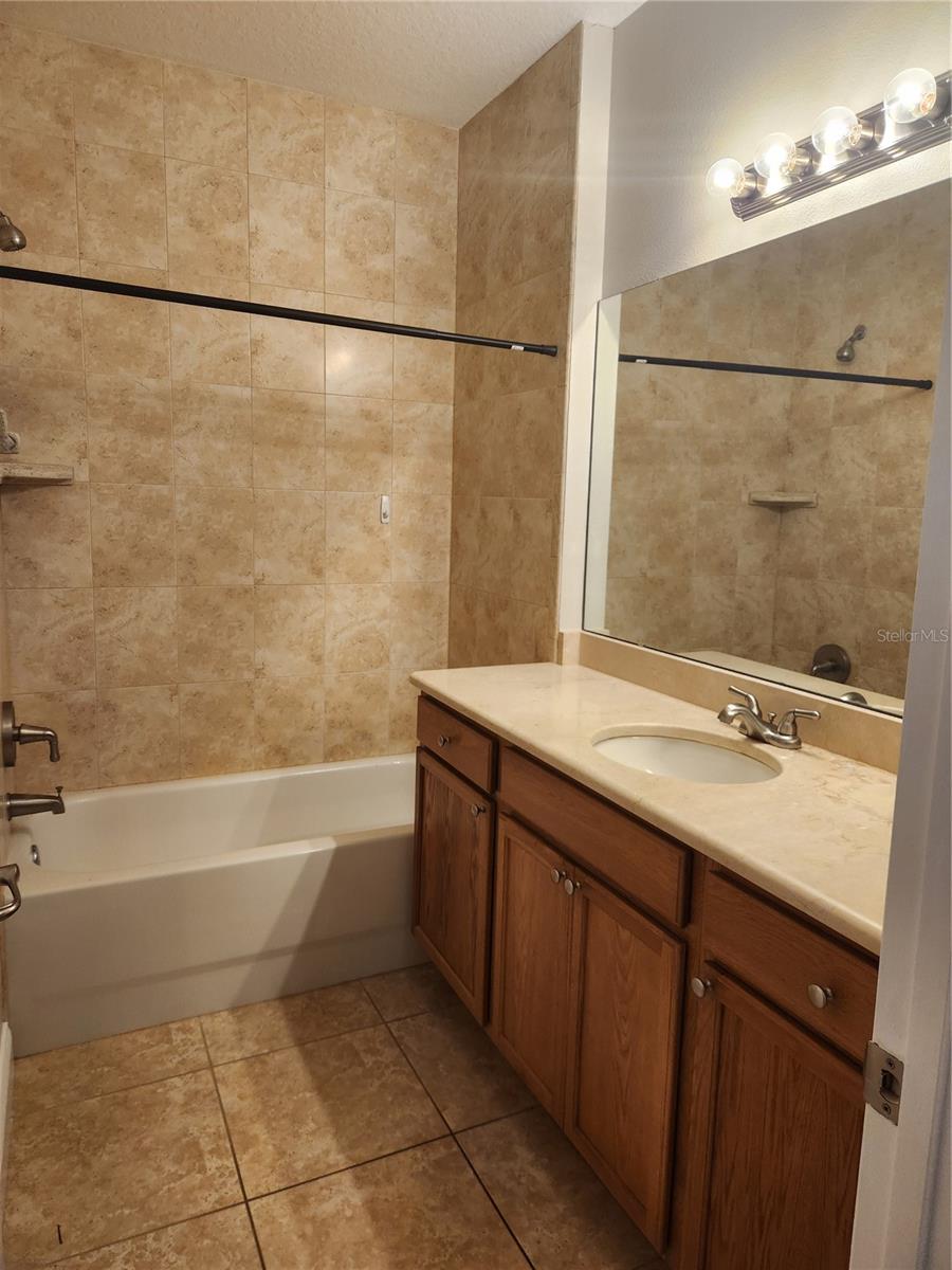 Listing photo id 20 for 1940 Durrand Avenue N-a