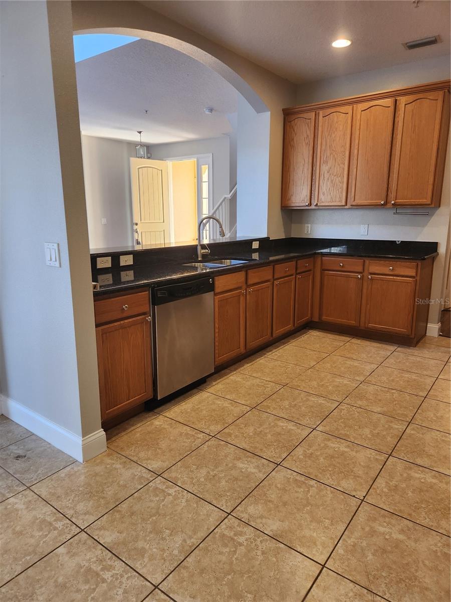 Listing photo id 5 for 1940 Durrand Avenue N-a