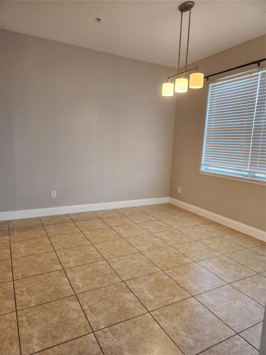 Listing photo id 7 for 1940 Durrand Avenue N-a