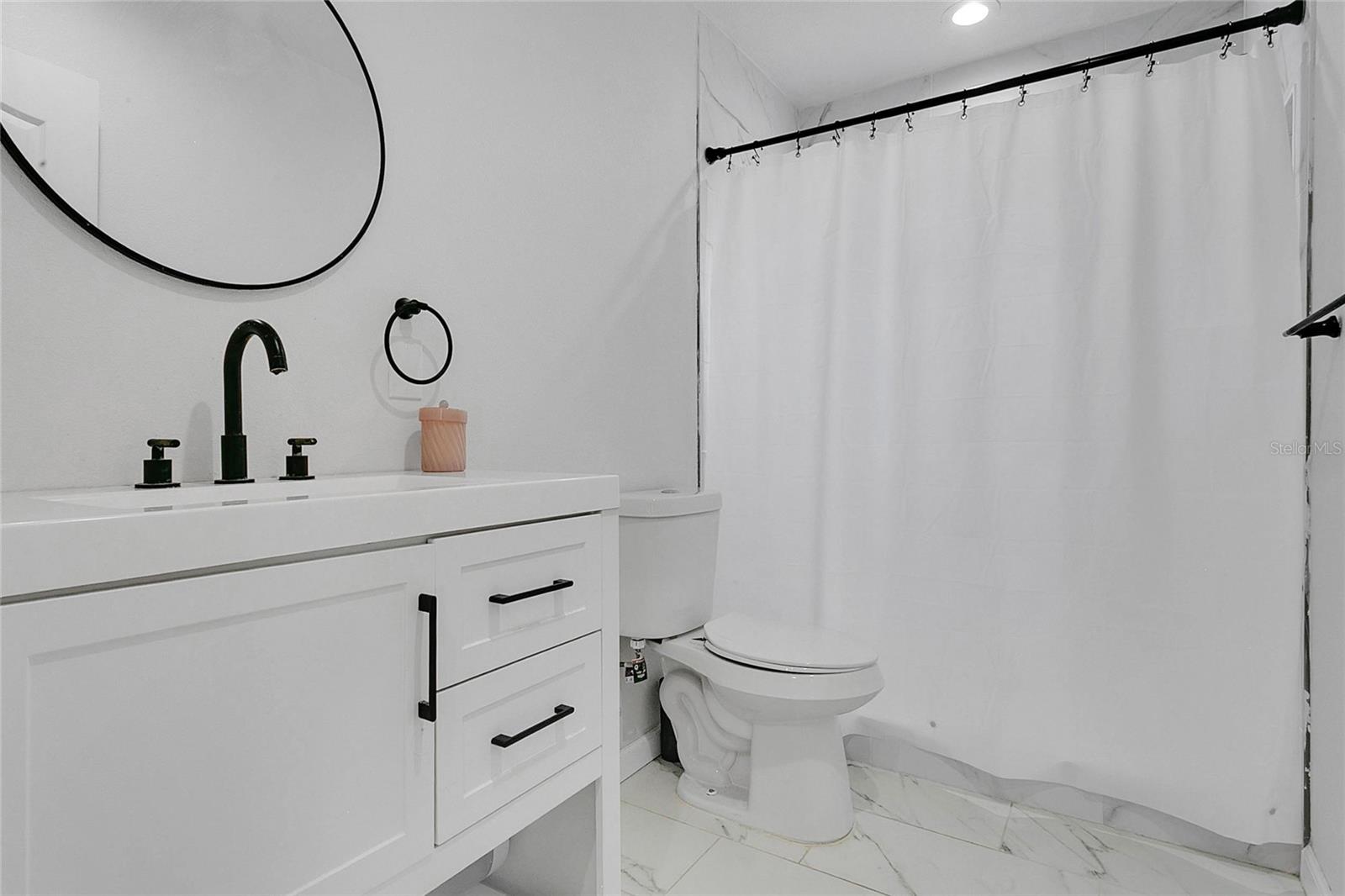 Image 21 of 38 For 4034 Feldspar Trail