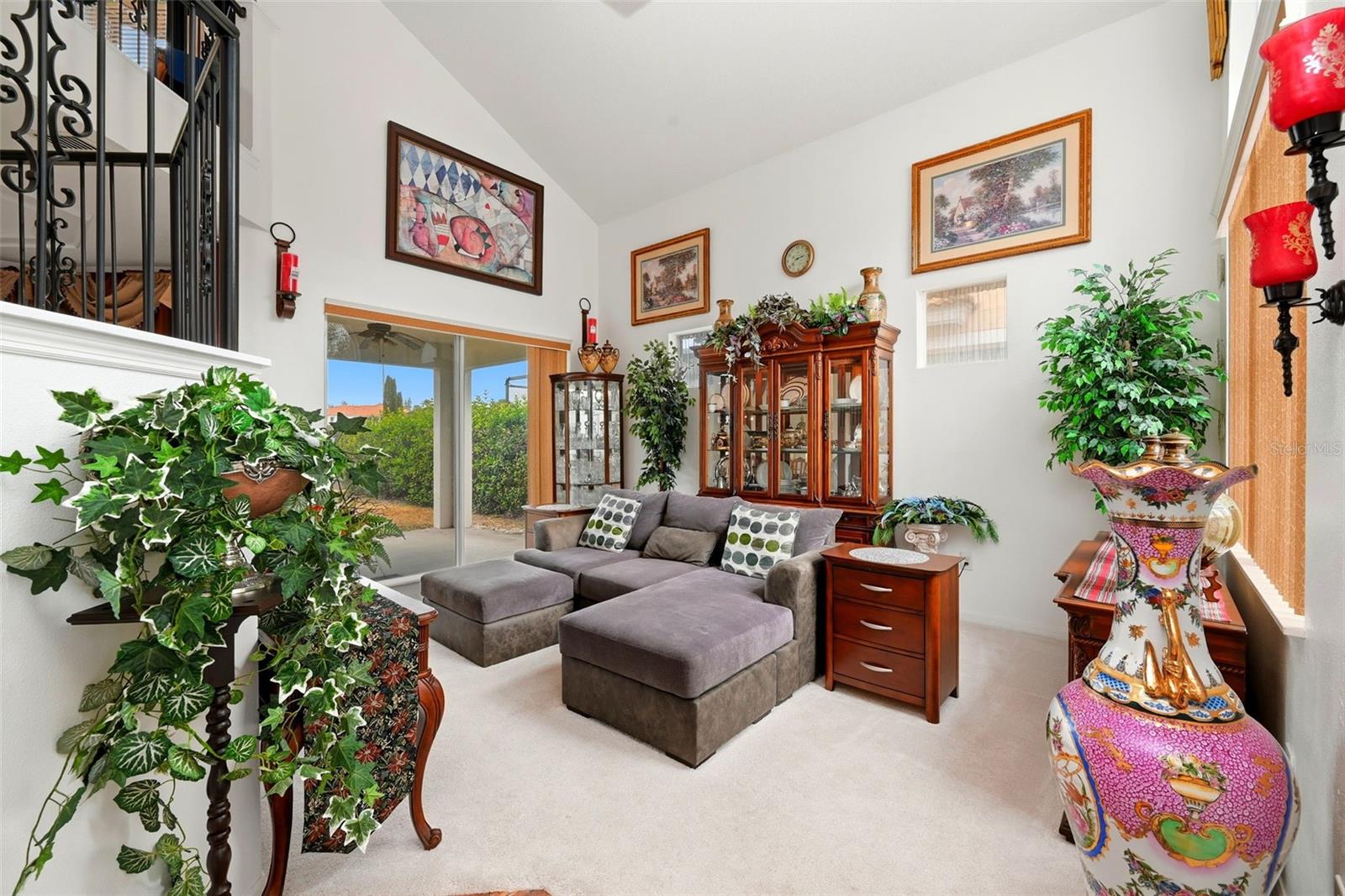 Image 11 of 54 For 910 Lascala Drive