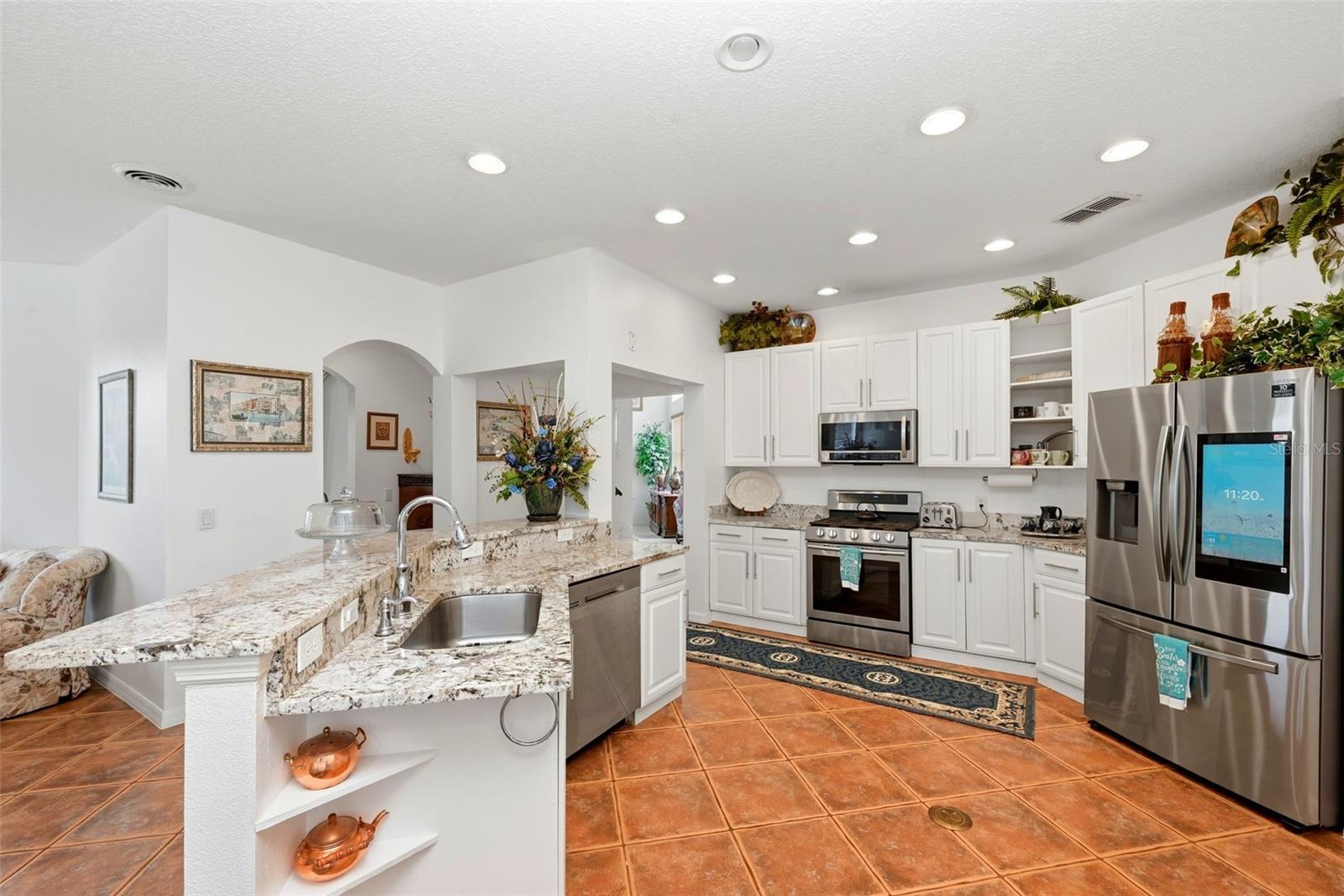 Image 16 of 54 For 910 Lascala Drive