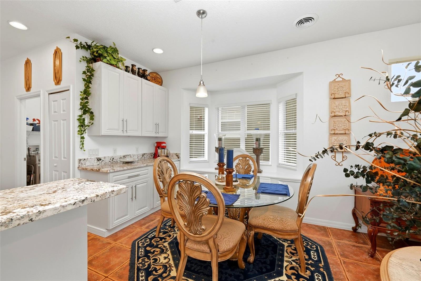 Image 18 of 54 For 910 Lascala Drive