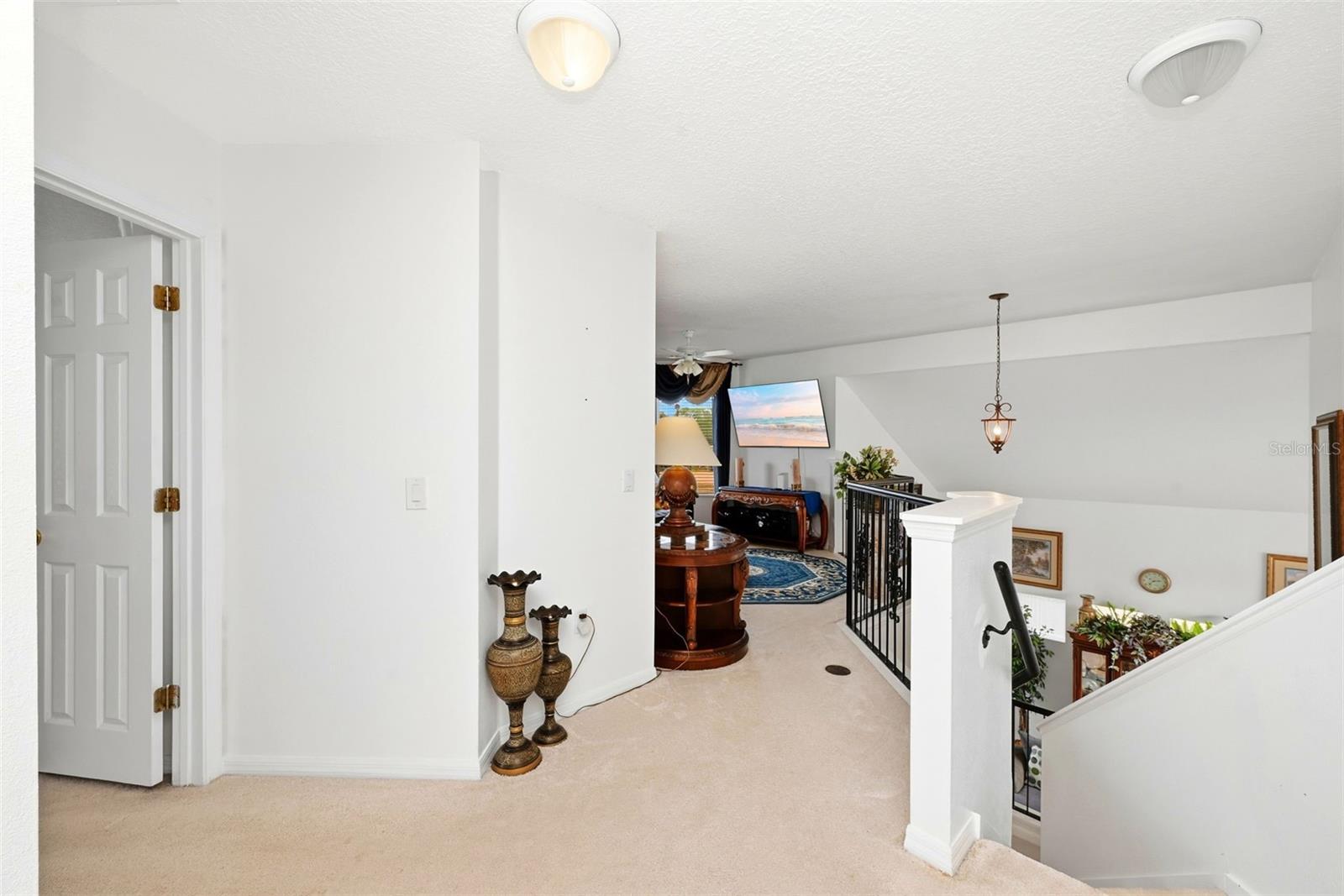 Image 25 of 54 For 910 Lascala Drive