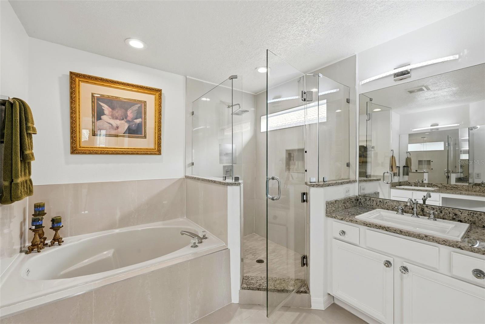 Image 34 of 54 For 910 Lascala Drive