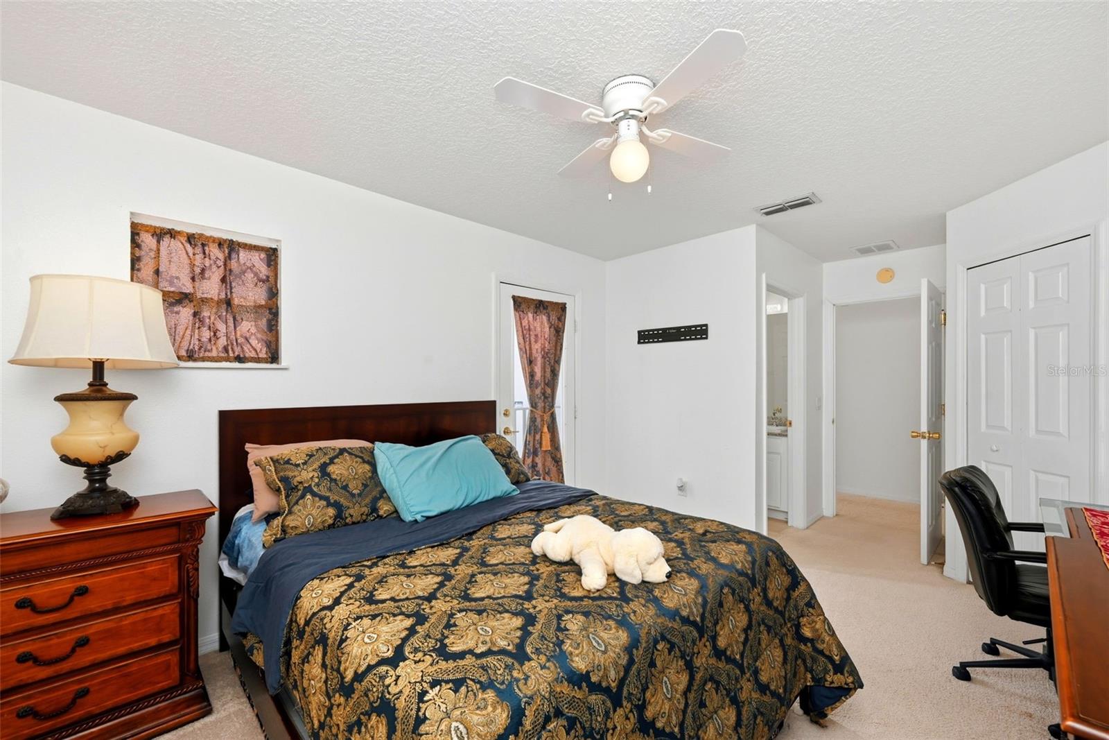 Image 35 of 54 For 910 Lascala Drive