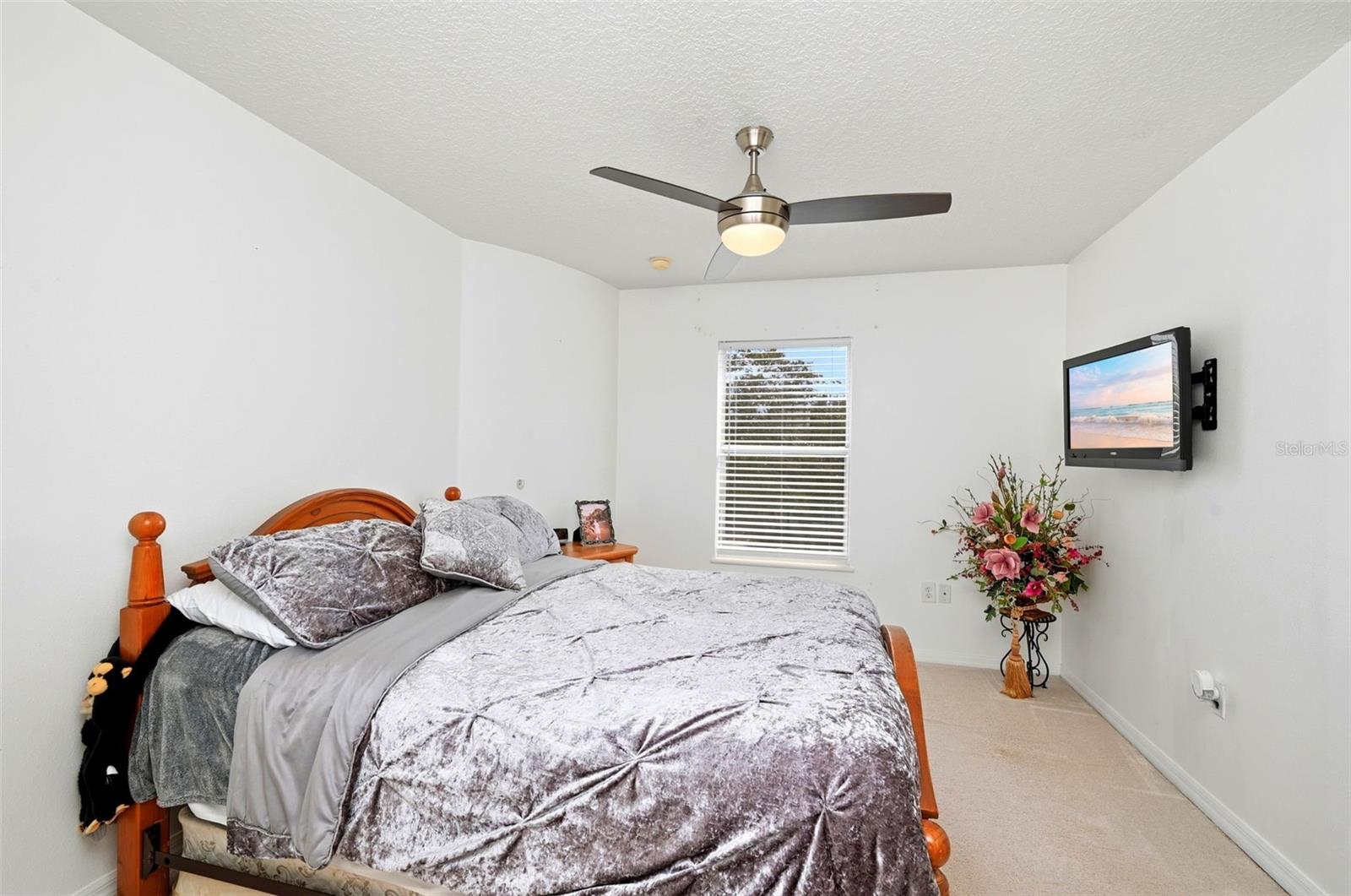 Image 37 of 54 For 910 Lascala Drive