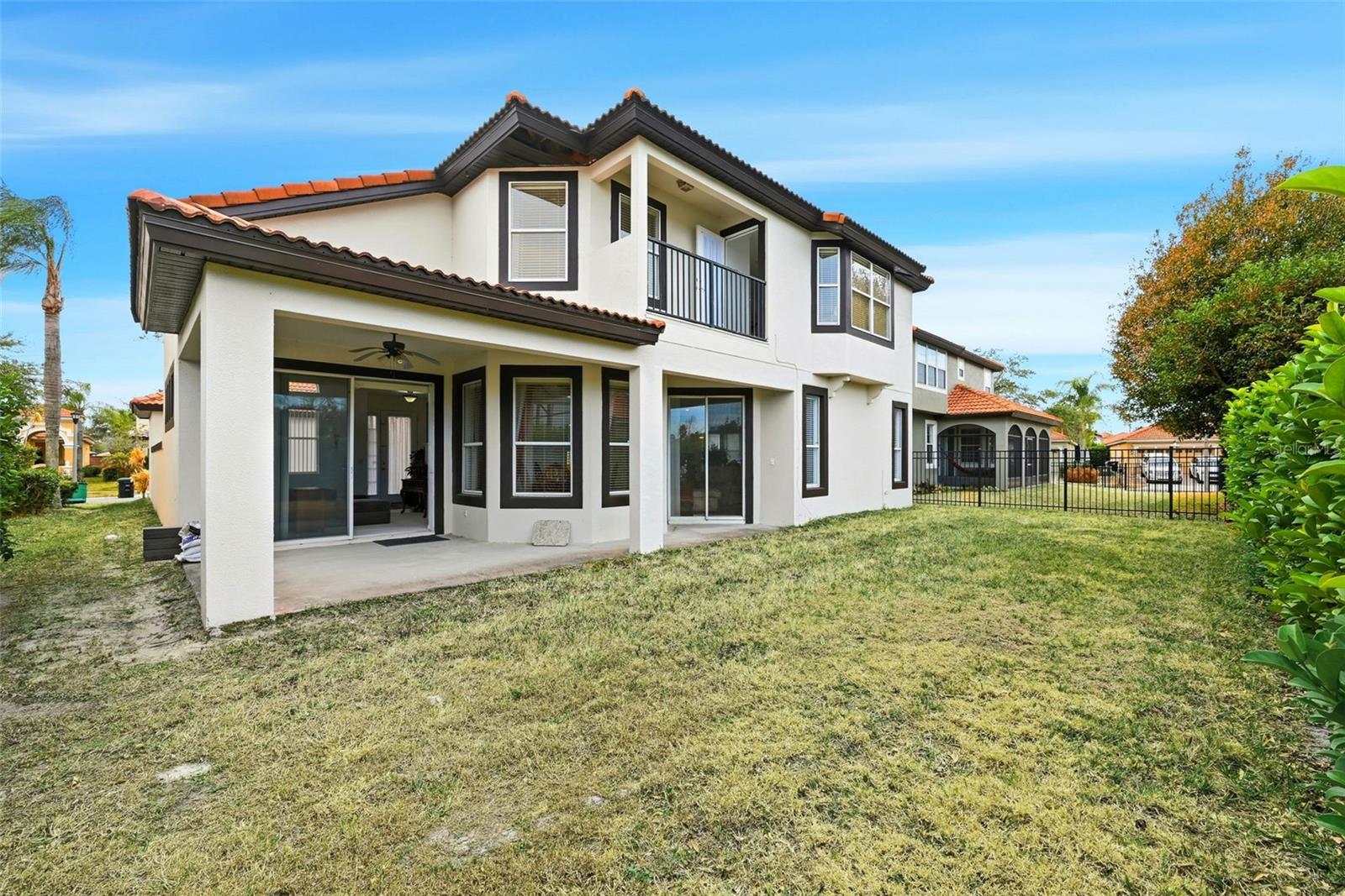 Image 42 of 54 For 910 Lascala Drive