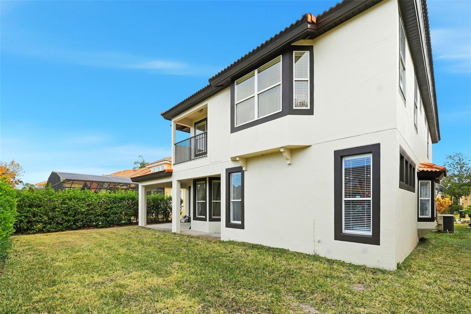 Image 43 of 54 For 910 Lascala Drive