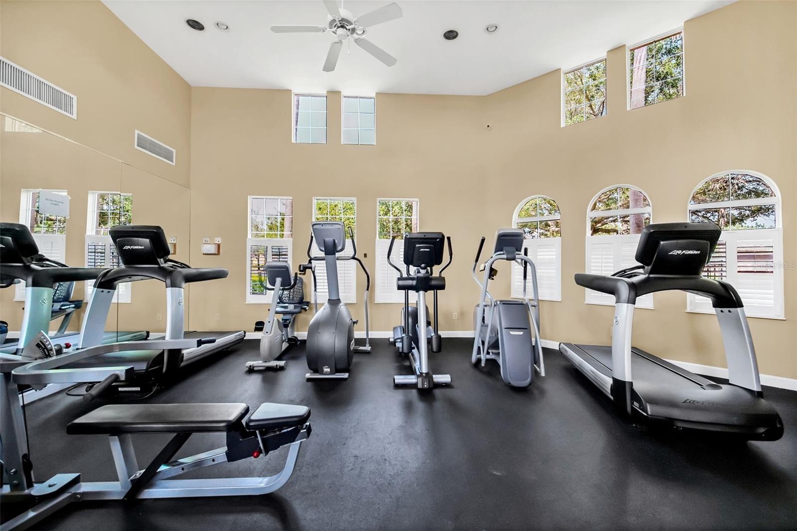 Image 50 of 54 For 910 Lascala Drive