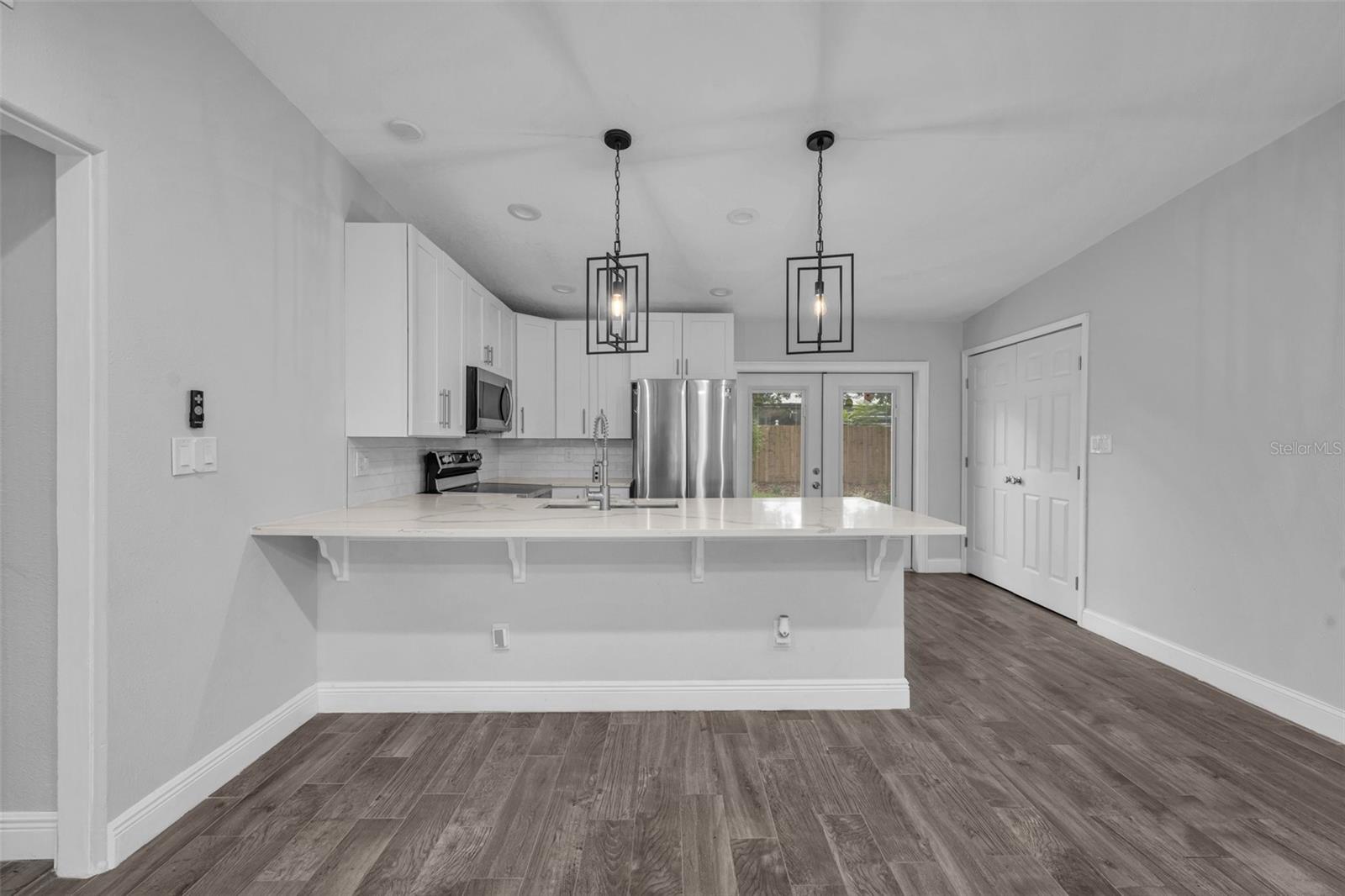 Image 11 of 32 For 4020 Ibis Drive