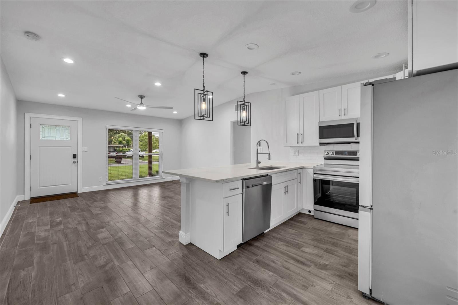 Image 12 of 32 For 4020 Ibis Drive