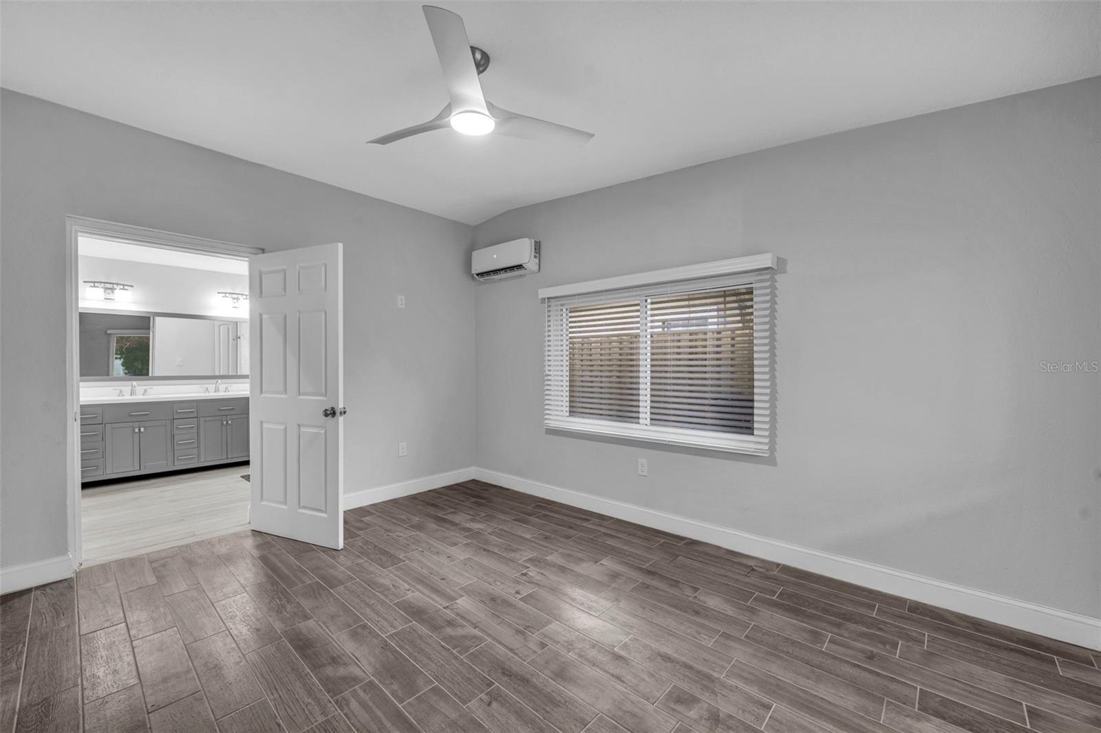 Image 17 of 32 For 4020 Ibis Drive