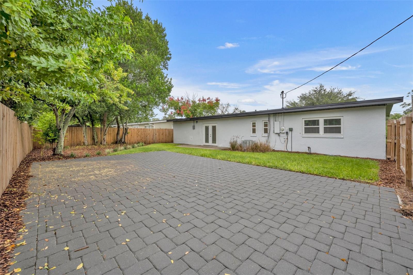 Image 28 of 32 For 4020 Ibis Drive