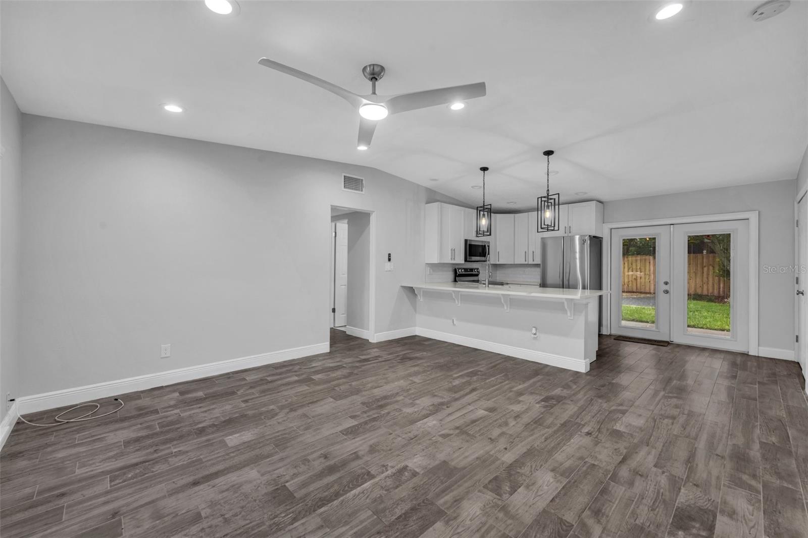 Image 6 of 32 For 4020 Ibis Drive