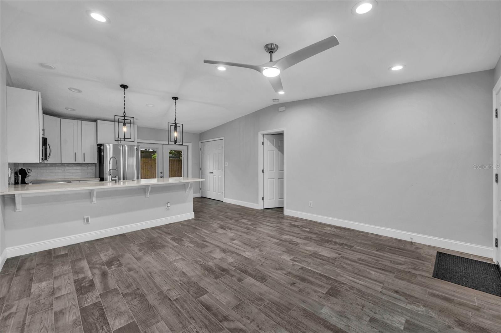 Image 7 of 32 For 4020 Ibis Drive