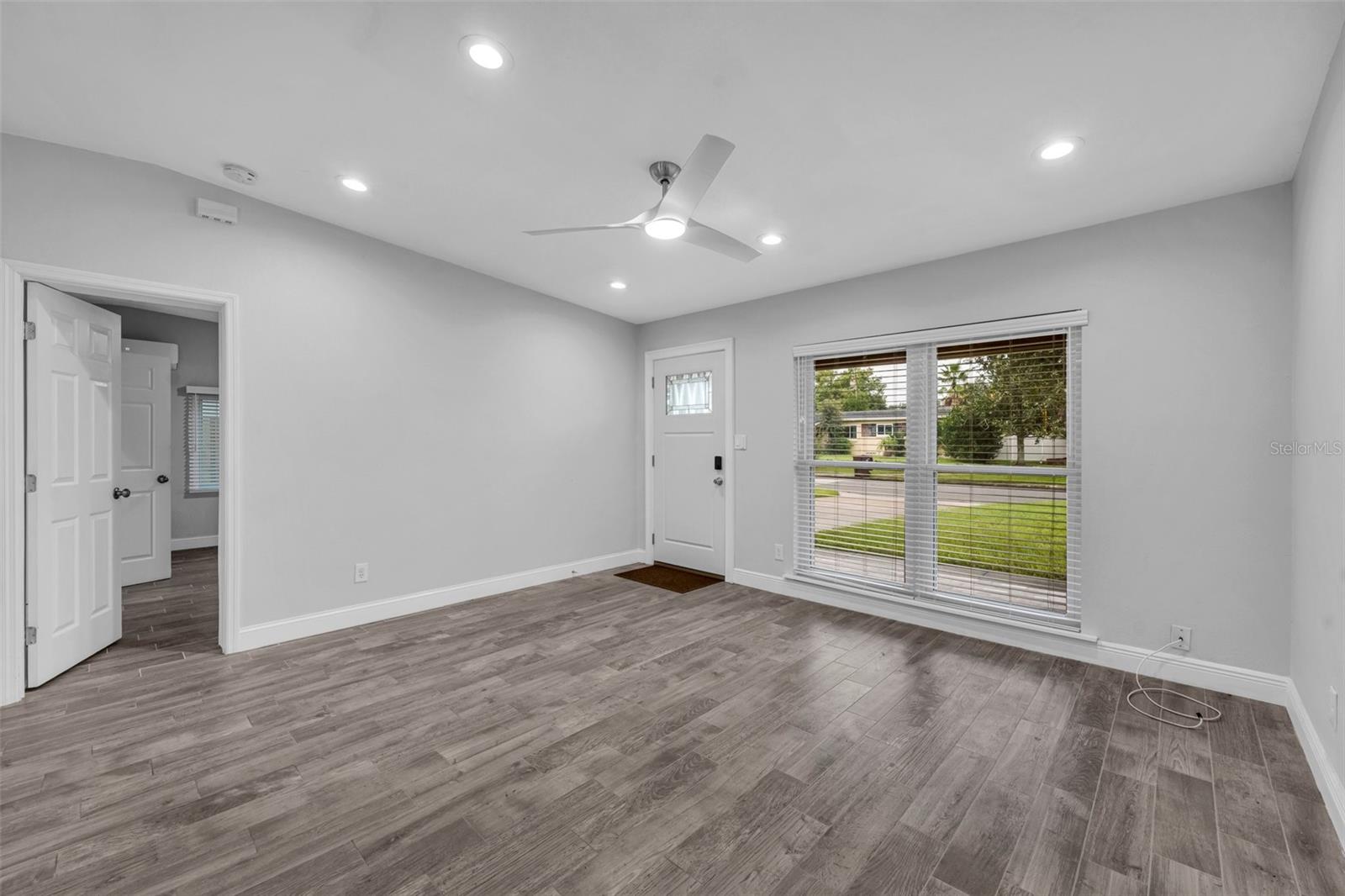 Image 8 of 32 For 4020 Ibis Drive