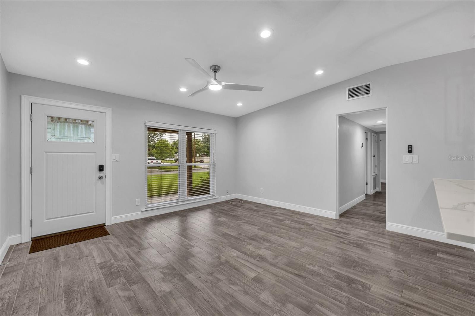 Image 9 of 32 For 4020 Ibis Drive