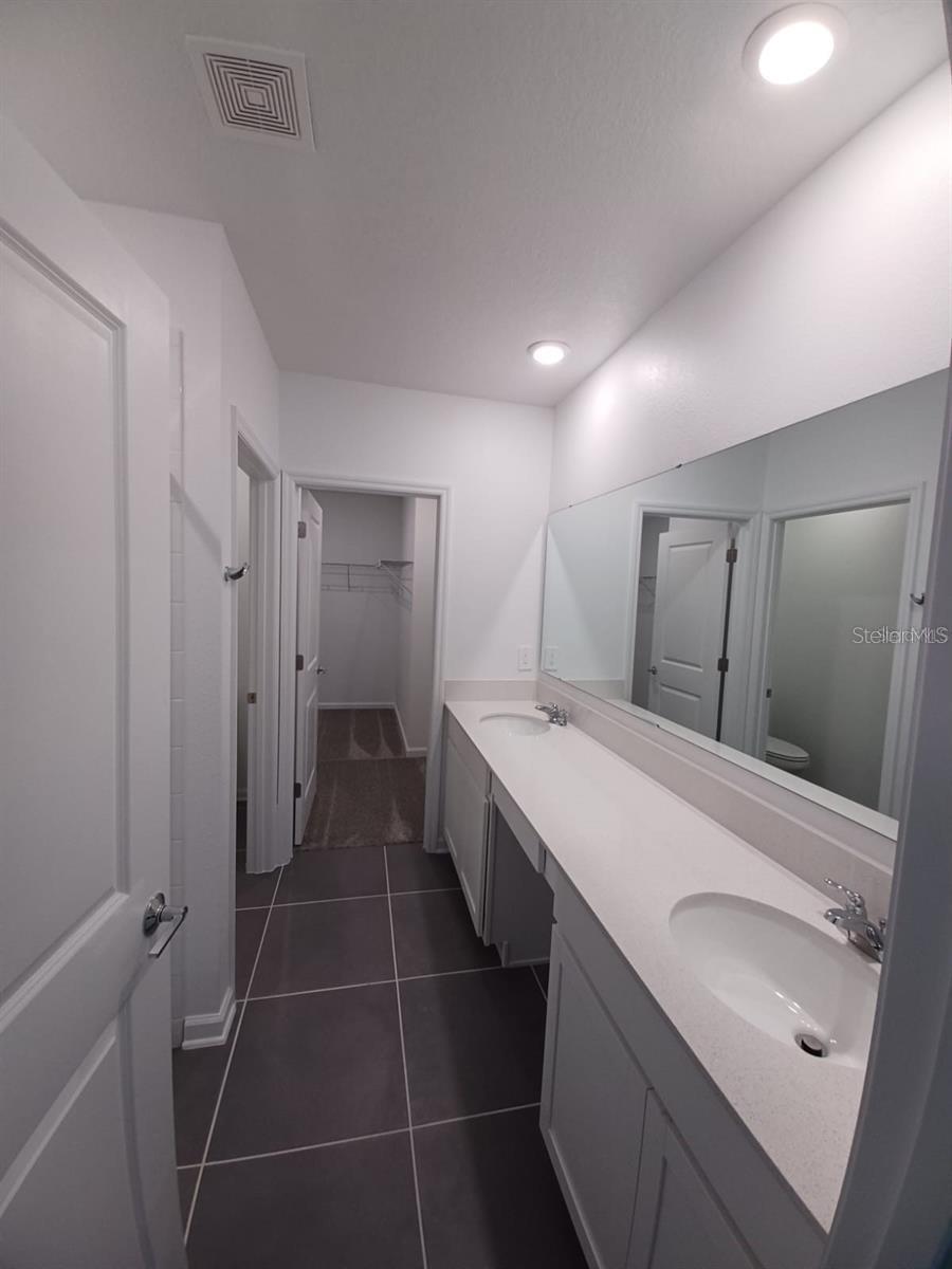 Image 14 of 24 For 926 Jackson Avenue