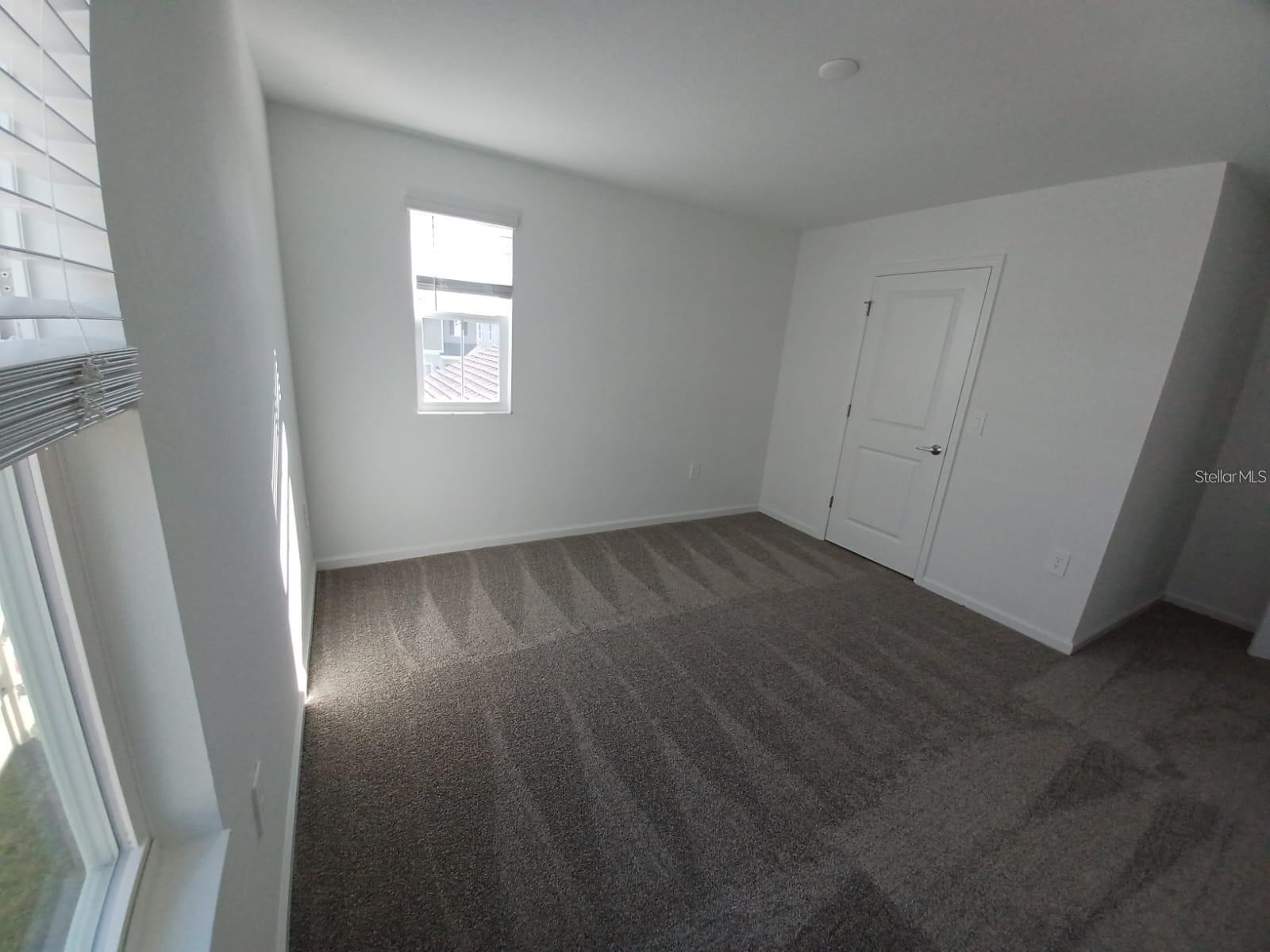 Image 17 of 24 For 926 Jackson Avenue