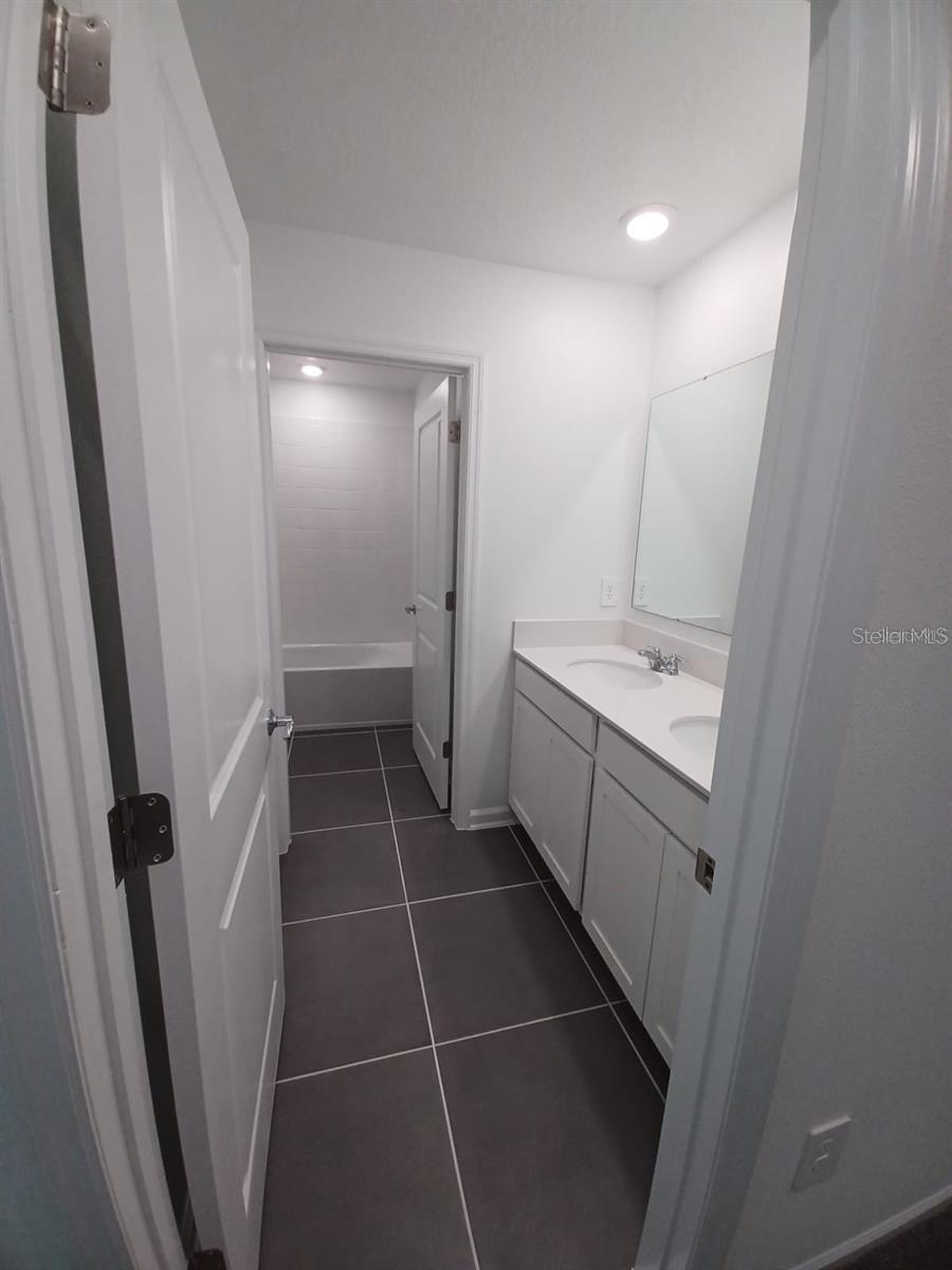 Image 19 of 24 For 926 Jackson Avenue