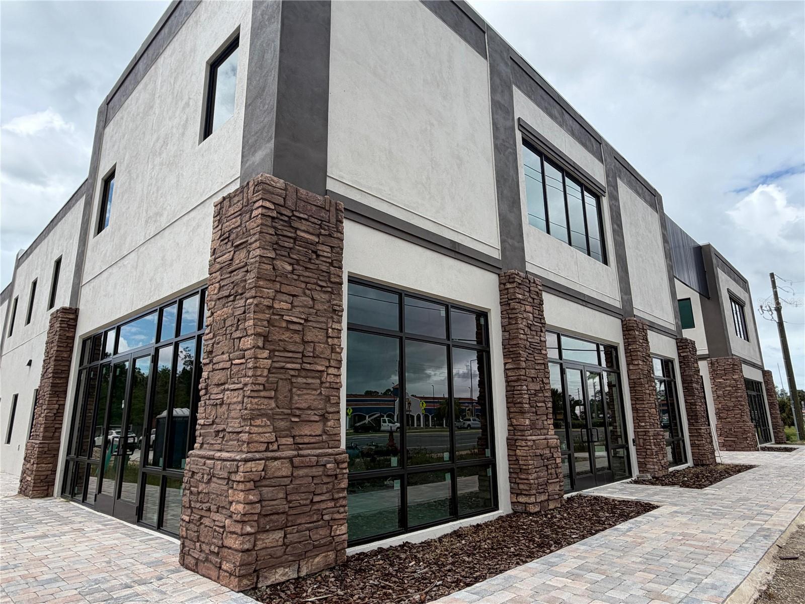 Image 2 of 7 For 4560 Irlo Bronson Memorial Highway A