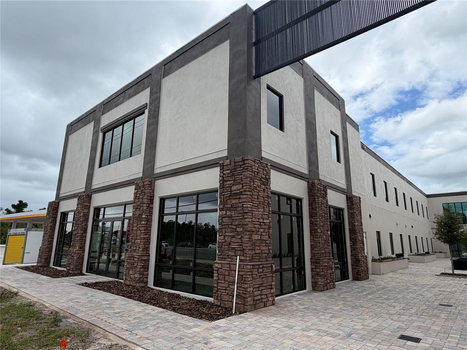 Image 3 of 7 For 4560 Irlo Bronson Memorial Highway A