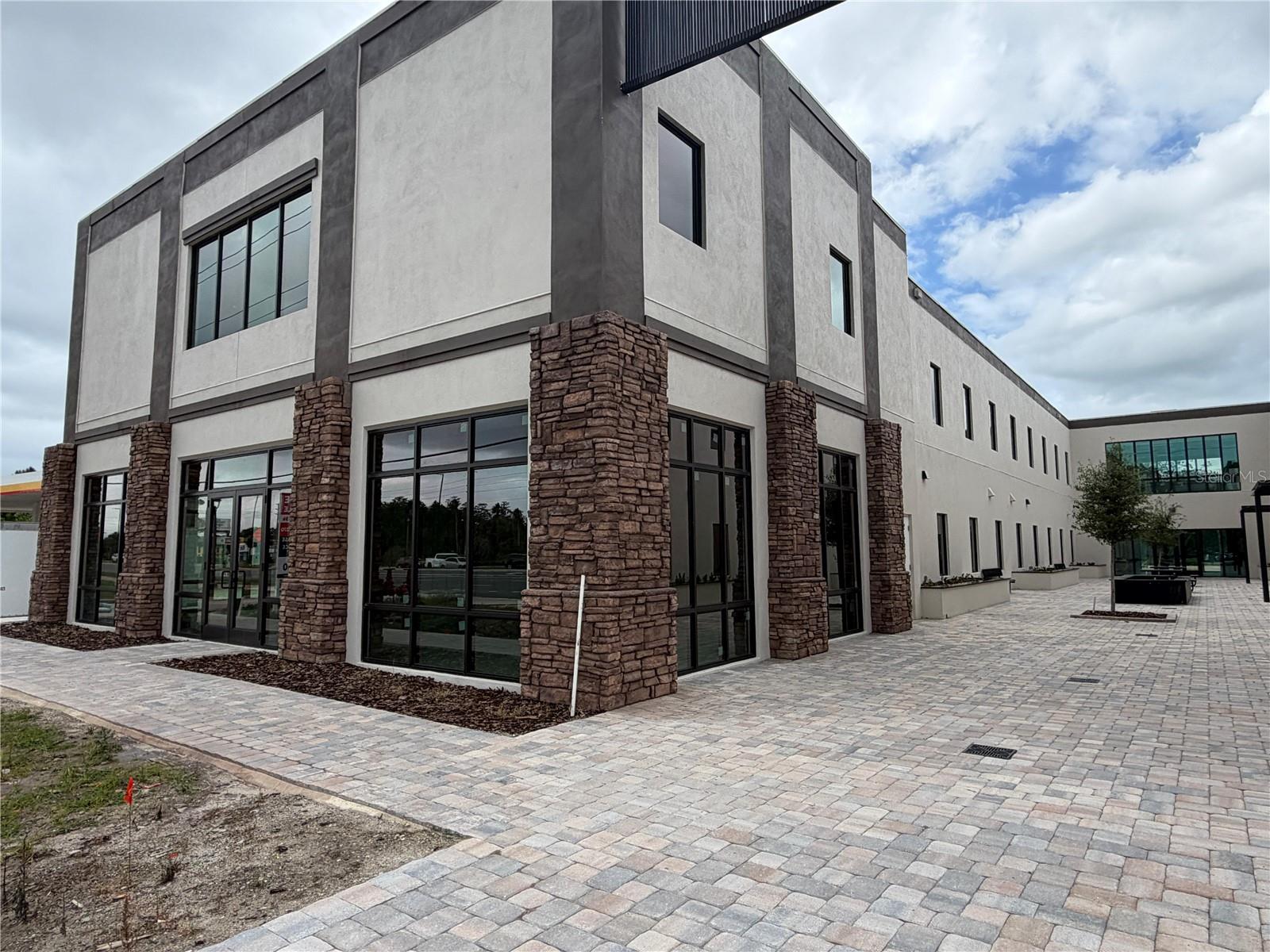 Image 4 of 7 For 4560 Irlo Bronson Memorial Highway A