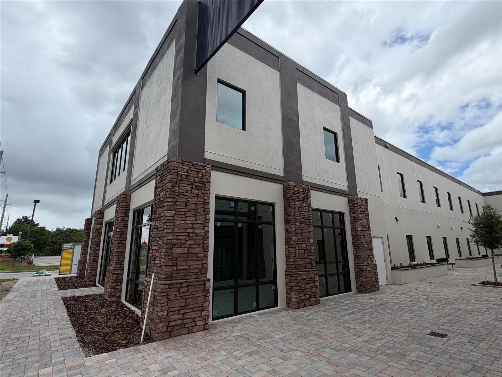 Image 6 of 7 For 4560 Irlo Bronson Memorial Highway A